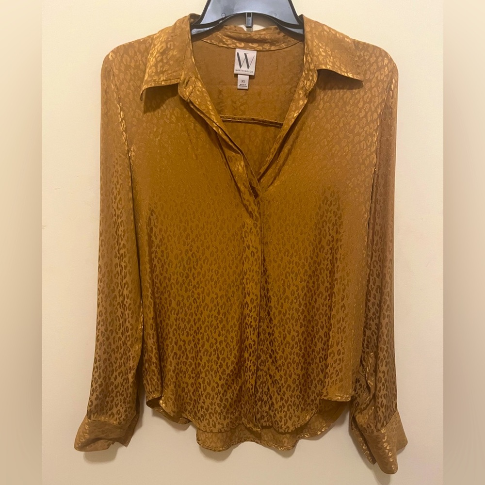 Gold Leopard Print Button Up Long Sleeved Shirt – size medium